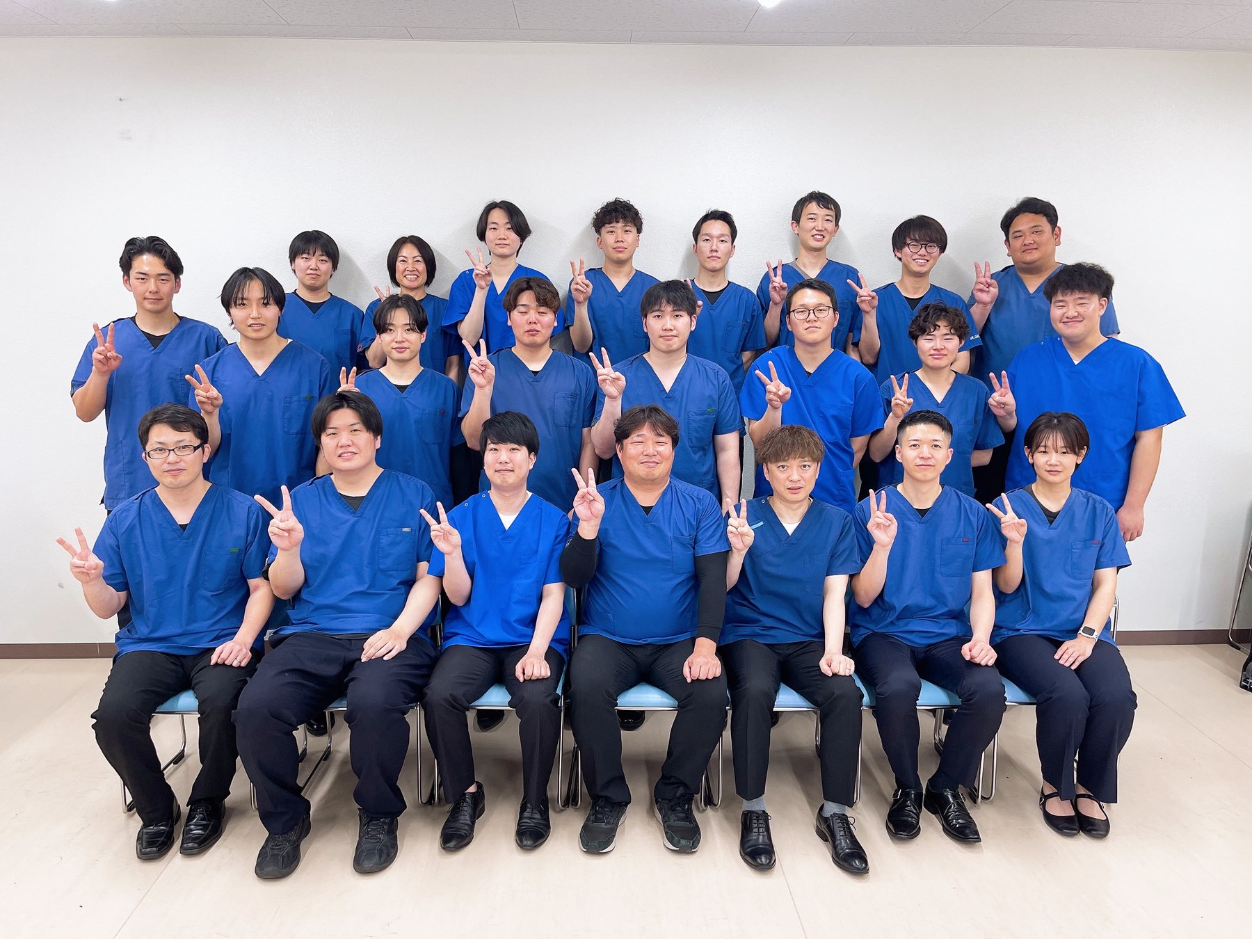 全スタッフの集合写真